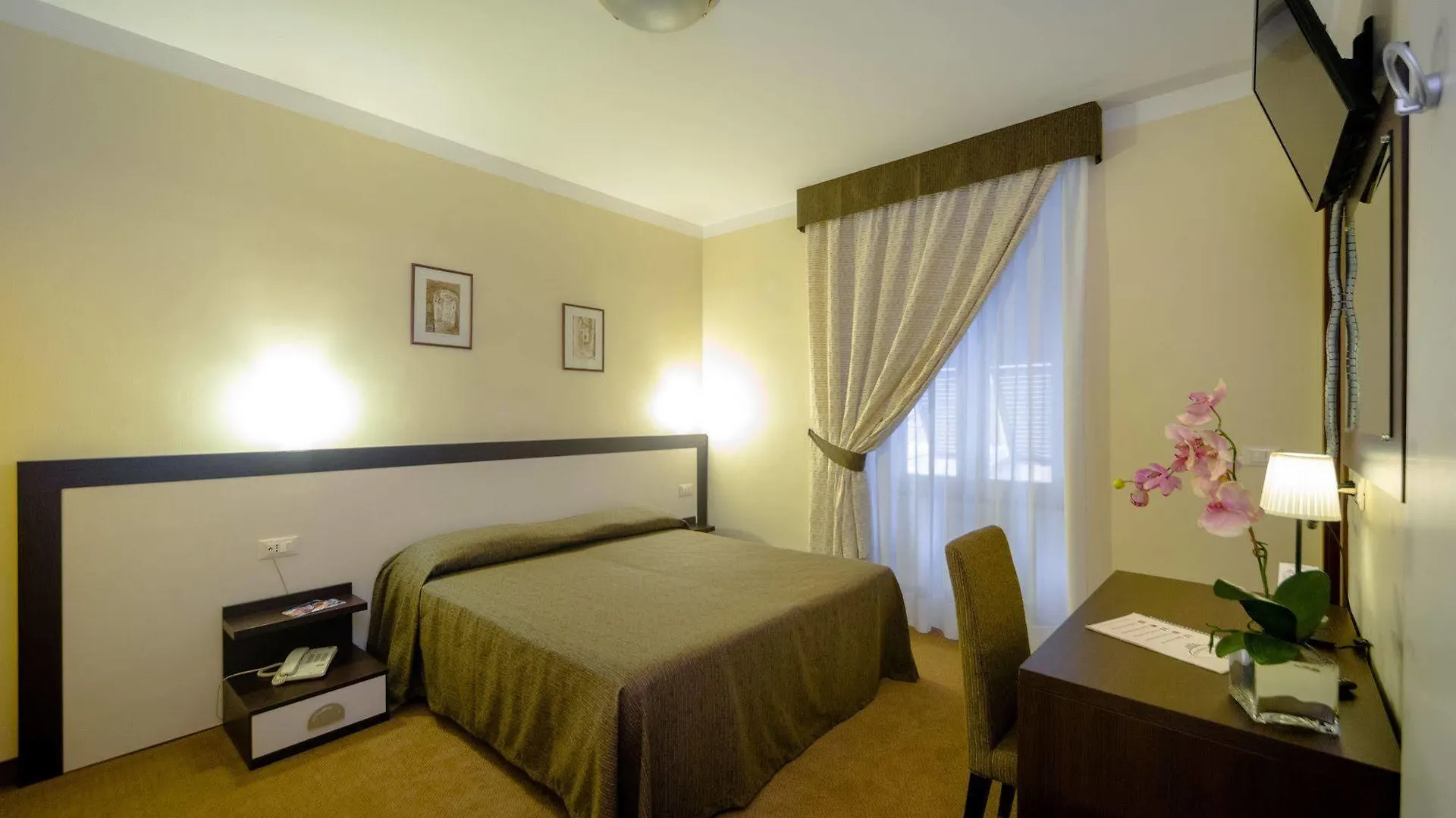 Hotel Boccascena Genua 3*,