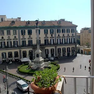 Relais Piazza Dei Martiri Alojamento de Acomodação e Pequeno-almoço Nápoles