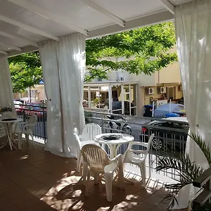 Nives Hotel Rimini