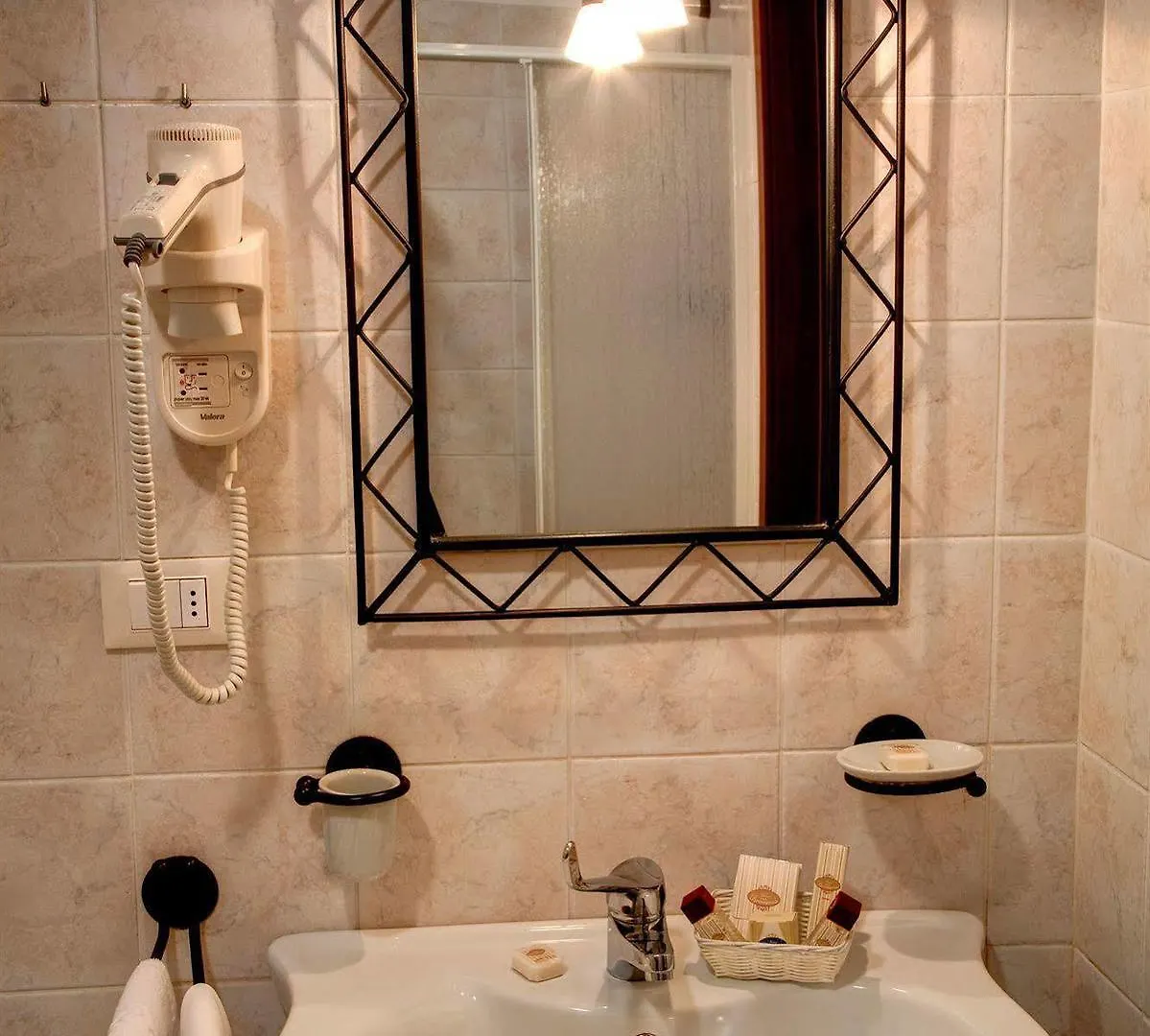Hotel Boccascena جنوة